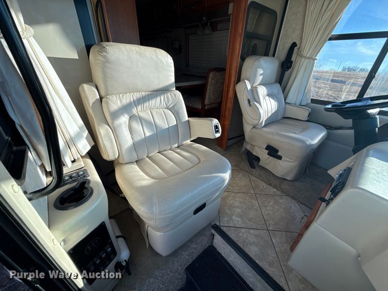 image for item ES5677 2007 Holiday Rambler Endeavour RV