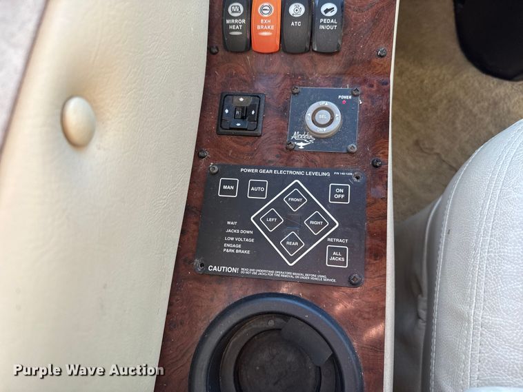 image for item ES5677 2007 Holiday Rambler Endeavour RV