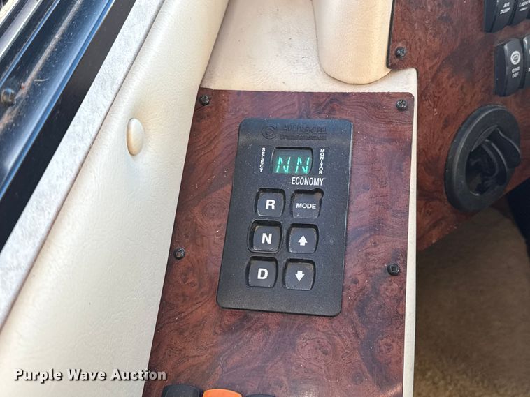 image for item ES5677 2007 Holiday Rambler Endeavour RV