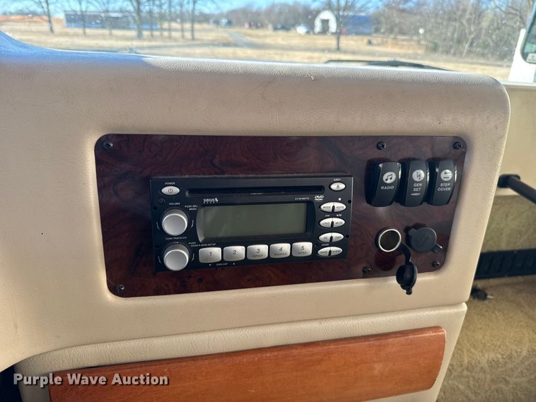 image for item ES5677 2007 Holiday Rambler Endeavour RV