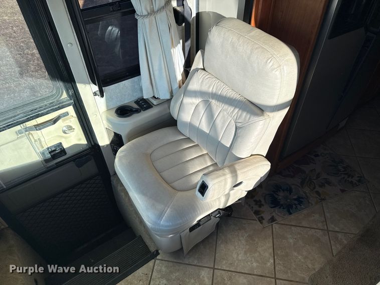 image for item ES5677 2007 Holiday Rambler Endeavour RV