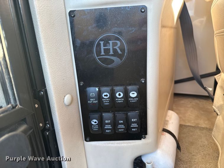 image for item ES5677 2007 Holiday Rambler Endeavour RV