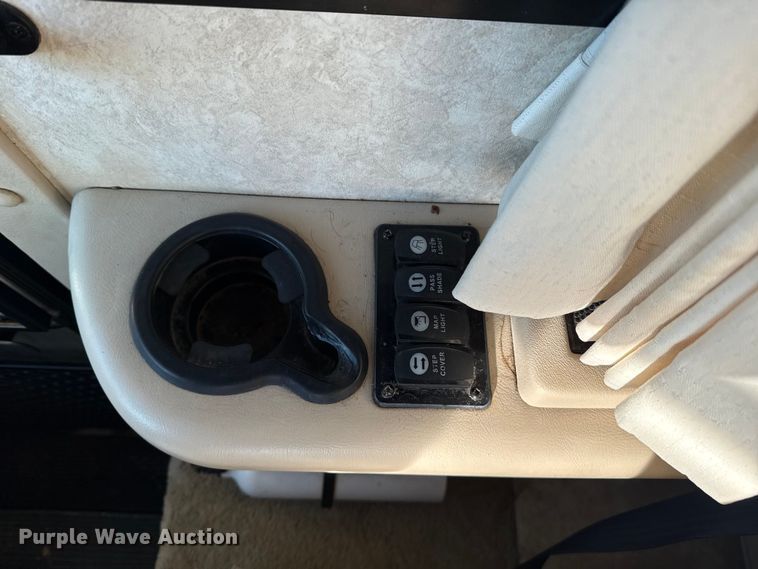 image for item ES5677 2007 Holiday Rambler Endeavour RV