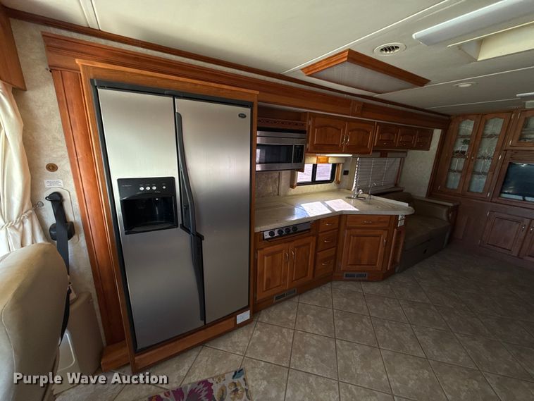 image for item ES5677 2007 Holiday Rambler Endeavour RV