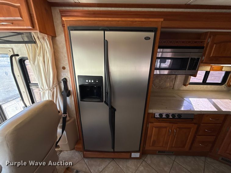 image for item ES5677 2007 Holiday Rambler Endeavour RV