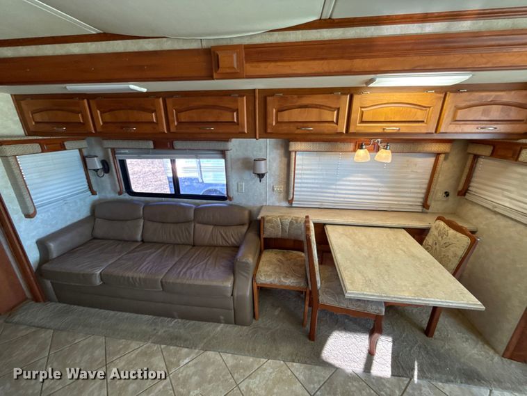 image for item ES5677 2007 Holiday Rambler Endeavour RV