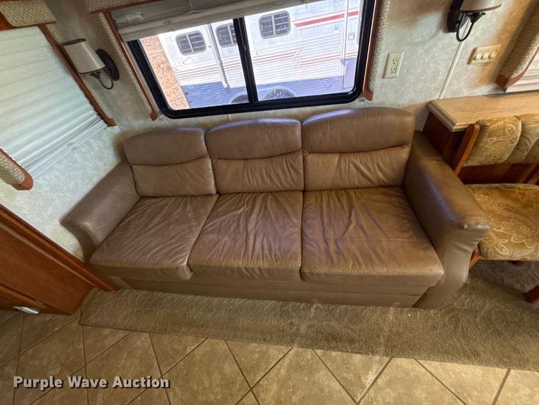 image for item ES5677 2007 Holiday Rambler Endeavour RV