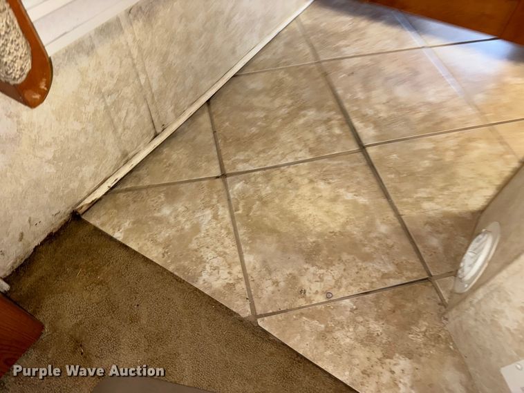 image for item ES5677 2007 Holiday Rambler Endeavour RV