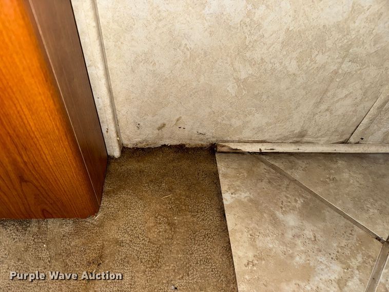 image for item ES5677 2007 Holiday Rambler Endeavour RV