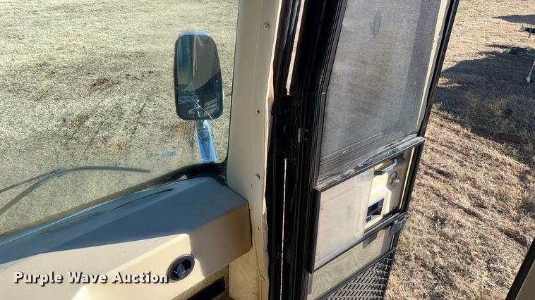 image for item ES5677 2007 Holiday Rambler Endeavour RV