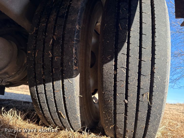 image for item ES5677 2007 Holiday Rambler Endeavour RV