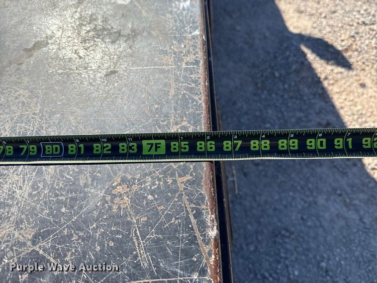 image for item ES5699 2007 Chevrolet Silverado 2500 flatbed pickup truck