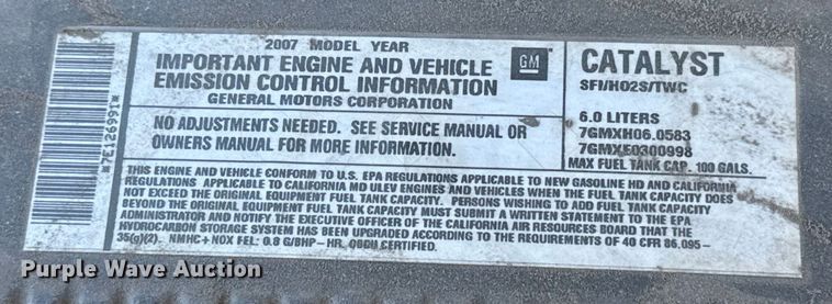 image for item ES5699 2007 Chevrolet Silverado 2500 flatbed pickup truck