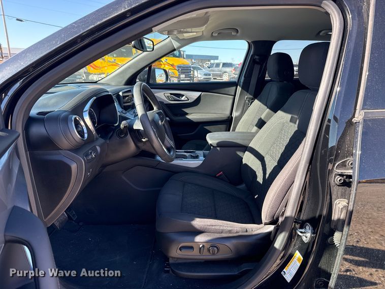 image for item ES5700 2022 Chevrolet Blazer SUV