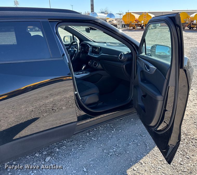 image for item ES5700 2022 Chevrolet Blazer SUV