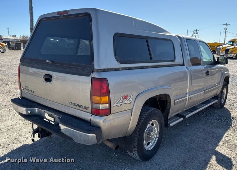 image for item ES5702 1999 Chevrolet Silverado 2500 Ext. Cab pickup truck