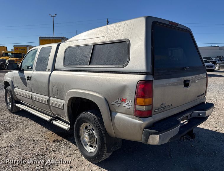 image for item ES5702 1999 Chevrolet Silverado 2500 Ext. Cab pickup truck