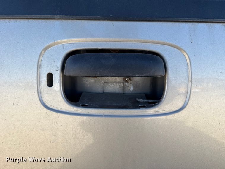 image for item ES5702 1999 Chevrolet Silverado 2500 Ext. Cab pickup truck