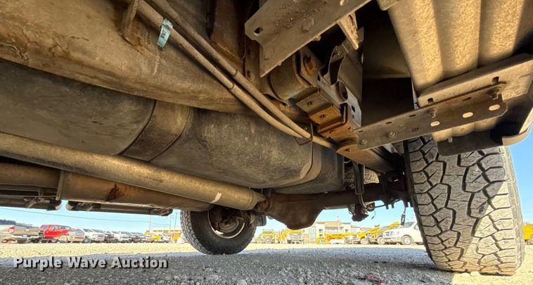 image for item ES5702 1999 Chevrolet Silverado 2500 Ext. Cab pickup truck