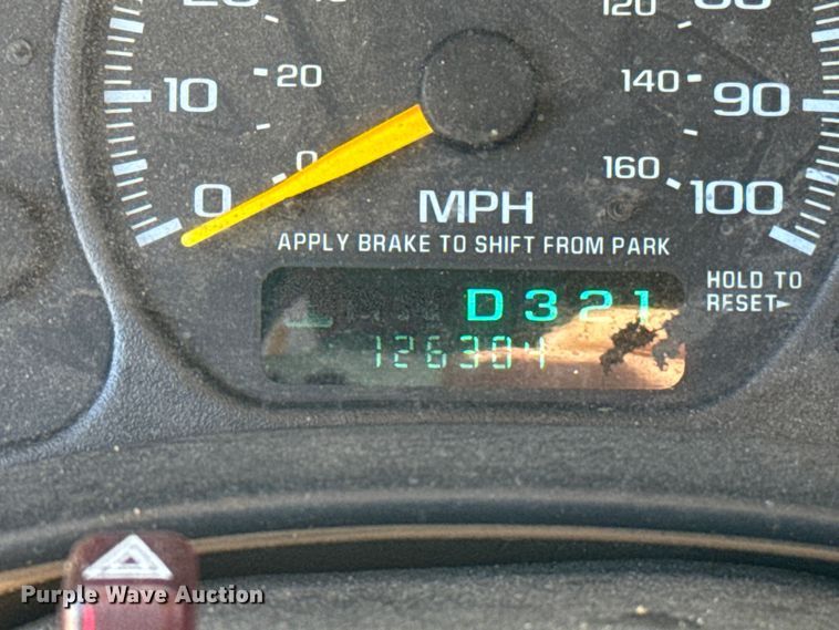 image for item ES5702 1999 Chevrolet Silverado 2500 Ext. Cab pickup truck