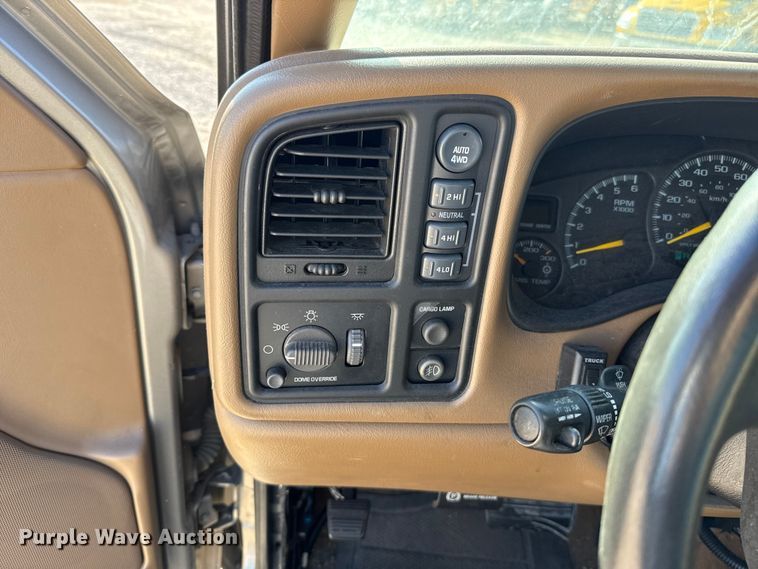 image for item ES5702 1999 Chevrolet Silverado 2500 Ext. Cab pickup truck