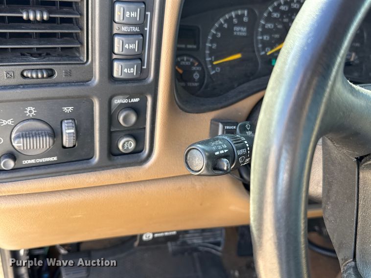 image for item ES5702 1999 Chevrolet Silverado 2500 Ext. Cab pickup truck