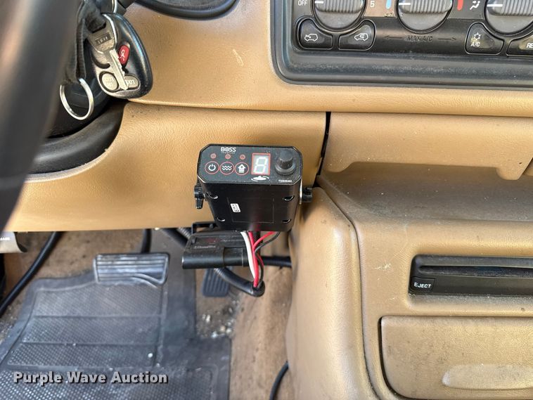 image for item ES5702 1999 Chevrolet Silverado 2500 Ext. Cab pickup truck