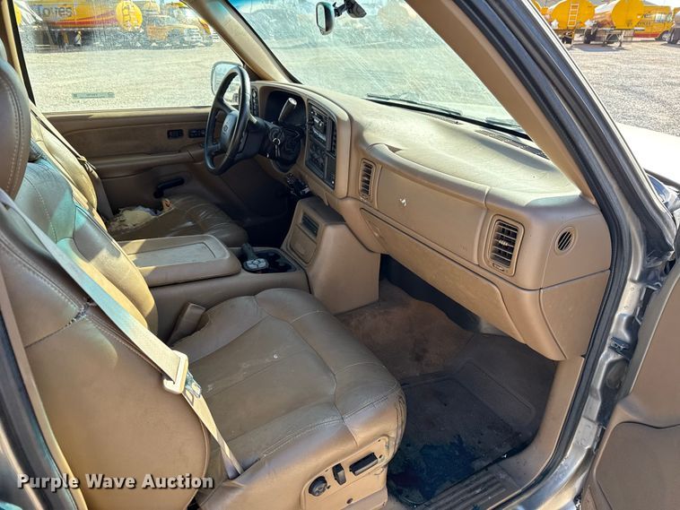 image for item ES5702 1999 Chevrolet Silverado 2500 Ext. Cab pickup truck