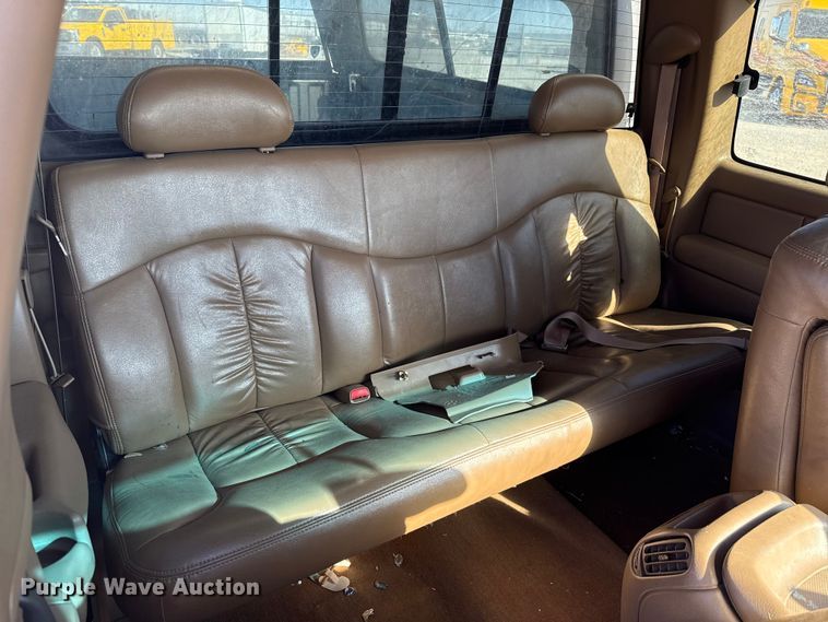 image for item ES5702 1999 Chevrolet Silverado 2500 Ext. Cab pickup truck