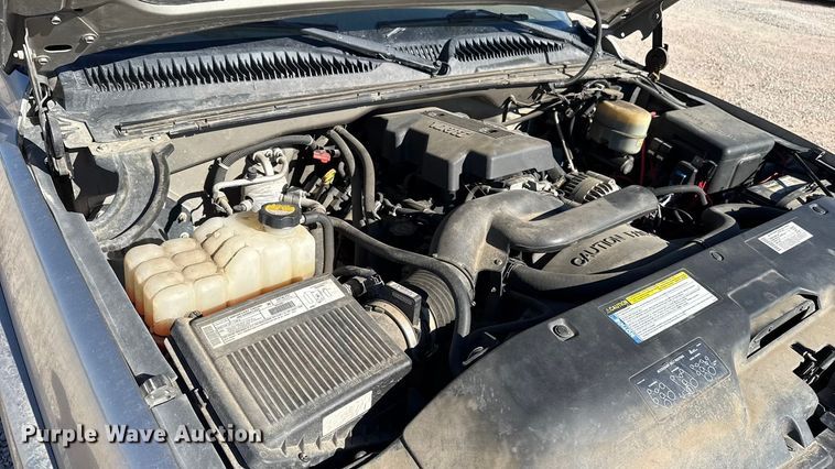 image for item ES5702 1999 Chevrolet Silverado 2500 Ext. Cab pickup truck