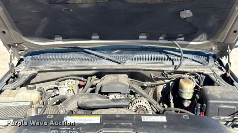 image for item ES5702 1999 Chevrolet Silverado 2500 Ext. Cab pickup truck