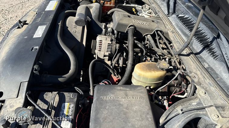 image for item ES5702 1999 Chevrolet Silverado 2500 Ext. Cab pickup truck