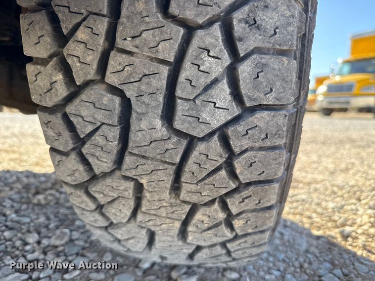 image for item ES5702 1999 Chevrolet Silverado 2500 Ext. Cab pickup truck