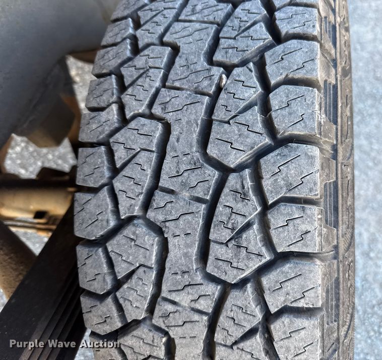 image for item ES5702 1999 Chevrolet Silverado 2500 Ext. Cab pickup truck