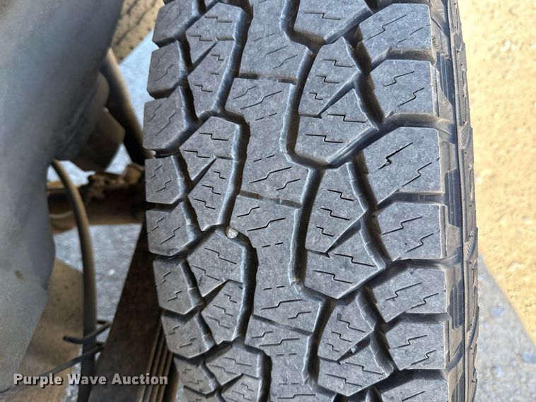 image for item ES5702 1999 Chevrolet Silverado 2500 Ext. Cab pickup truck