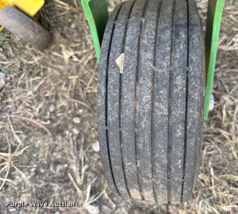 image for item ES5708 John Deere Z425 ZTR lawn mower