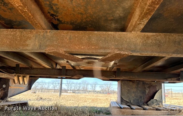 image for item ES5721 Crownline flatbed