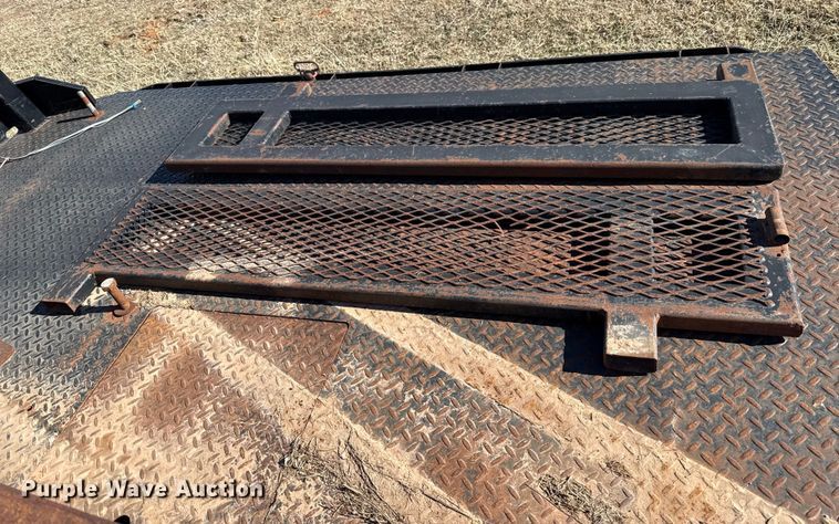 image for item ES5721 Crownline flatbed