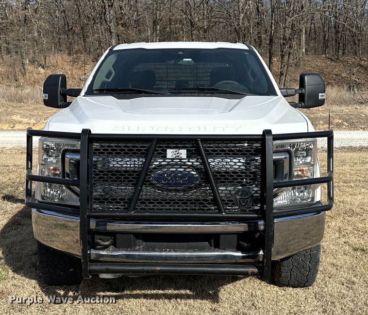 image for item ES5723 2021 Ford F250 Super Duty Crew Cab pickup truck