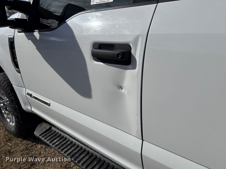 image for item ES5723 2021 Ford F250 Super Duty Crew Cab pickup truck