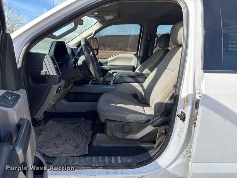 image for item ES5723 2021 Ford F250 Super Duty Crew Cab pickup truck