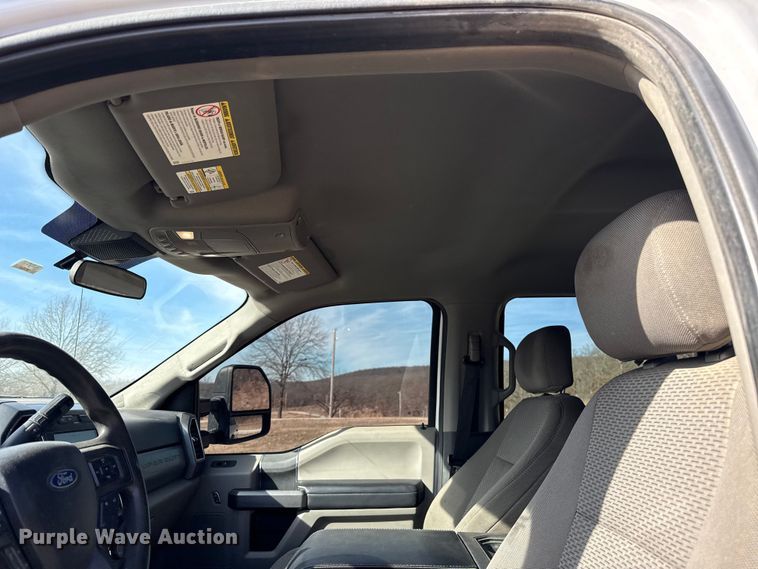 image for item ES5723 2021 Ford F250 Super Duty Crew Cab pickup truck