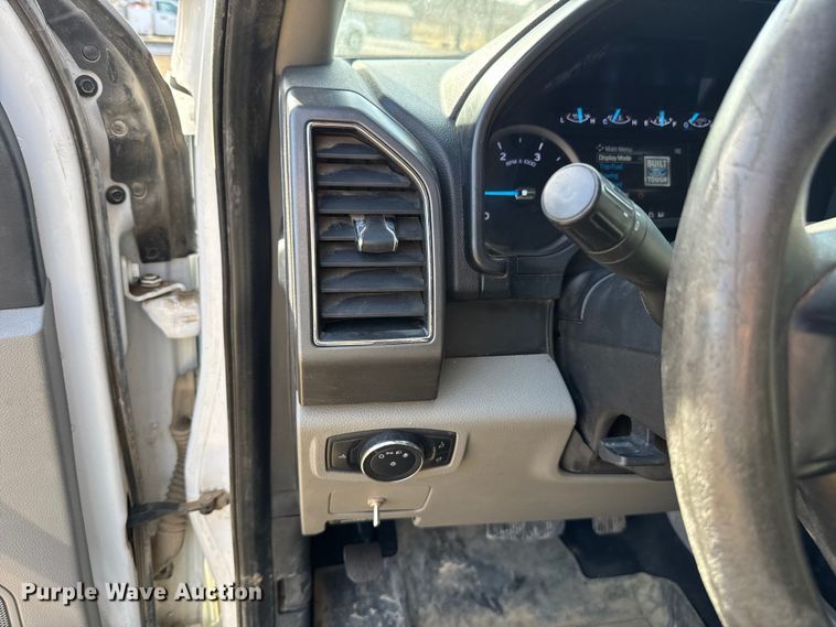 image for item ES5723 2021 Ford F250 Super Duty Crew Cab pickup truck