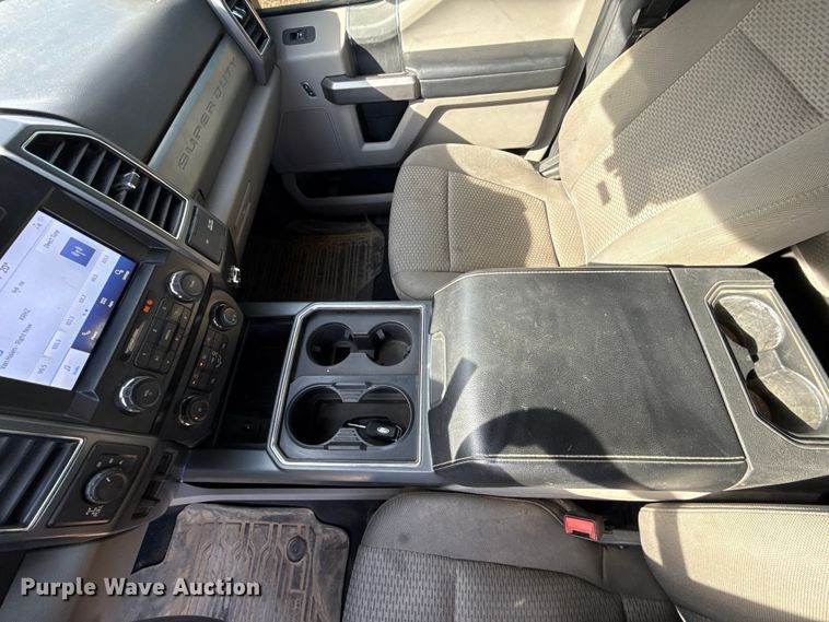 image for item ES5723 2021 Ford F250 Super Duty Crew Cab pickup truck