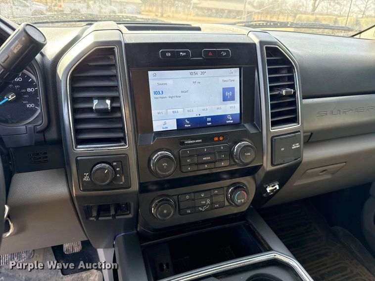 image for item ES5723 2021 Ford F250 Super Duty Crew Cab pickup truck