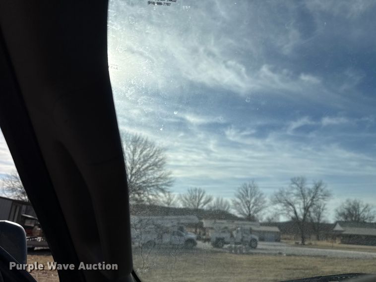 image for item ES5723 2021 Ford F250 Super Duty Crew Cab pickup truck