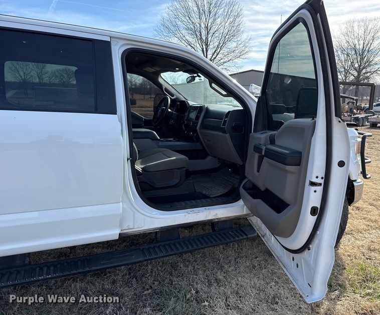 image for item ES5723 2021 Ford F250 Super Duty Crew Cab pickup truck