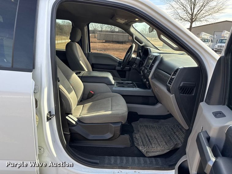 image for item ES5723 2021 Ford F250 Super Duty Crew Cab pickup truck