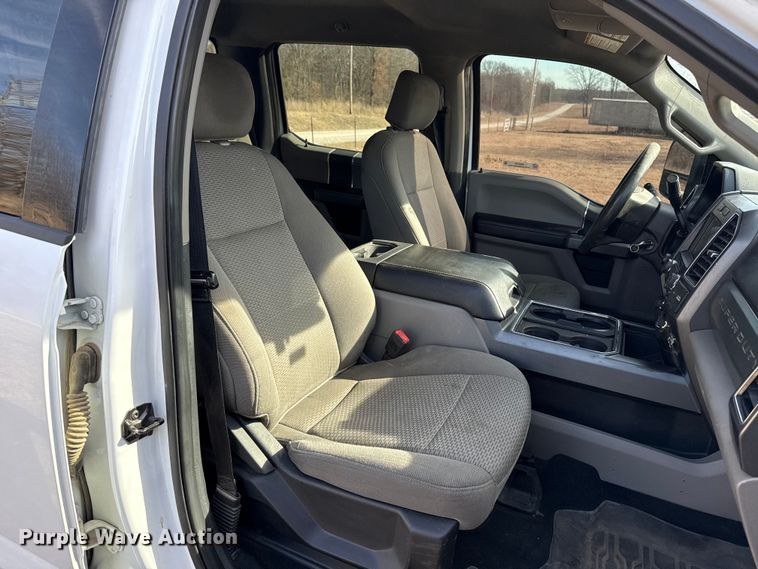 image for item ES5723 2021 Ford F250 Super Duty Crew Cab pickup truck