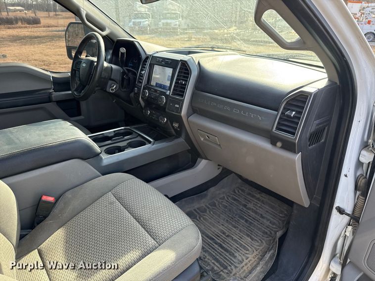 image for item ES5723 2021 Ford F250 Super Duty Crew Cab pickup truck